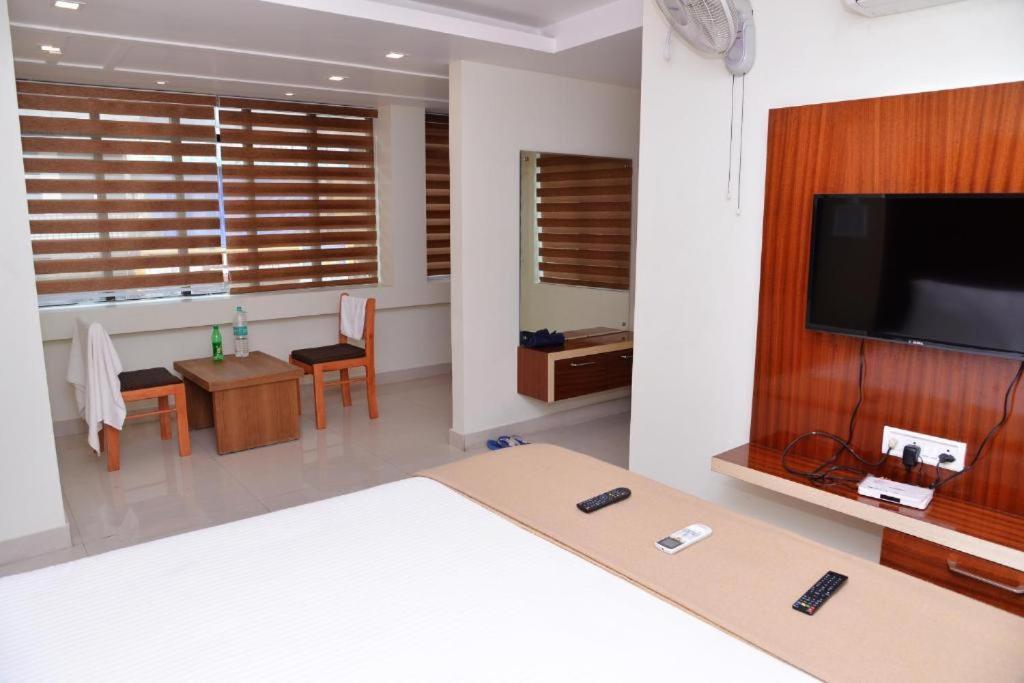 Hotel Milan Manor Port Blair Zewnętrze zdjęcie